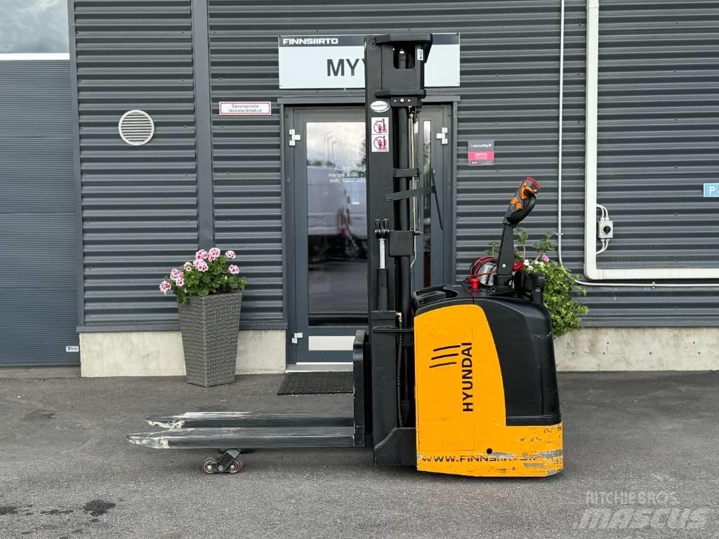 Hyundai 15ESR Самоходные электроштабелёры
