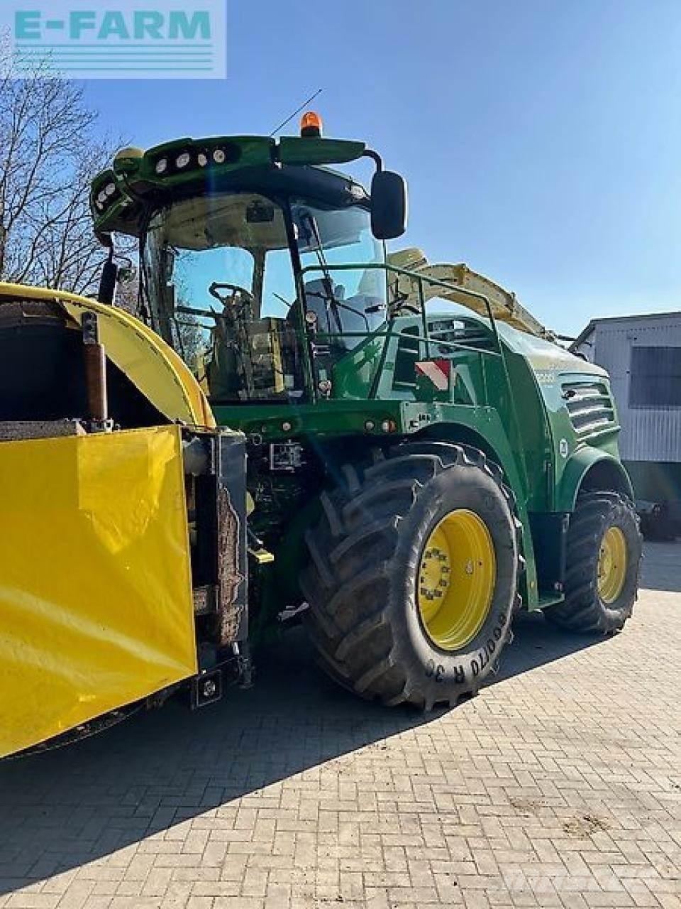 John Deere 8200i Самоходные кормоуборочные комбайны