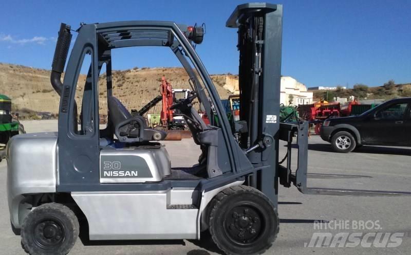 Nissan FGD02A30Q Дизельные погрузчики