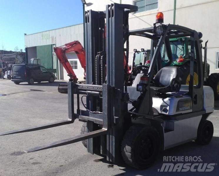 Nissan FGD02A30Q Дизельные погрузчики