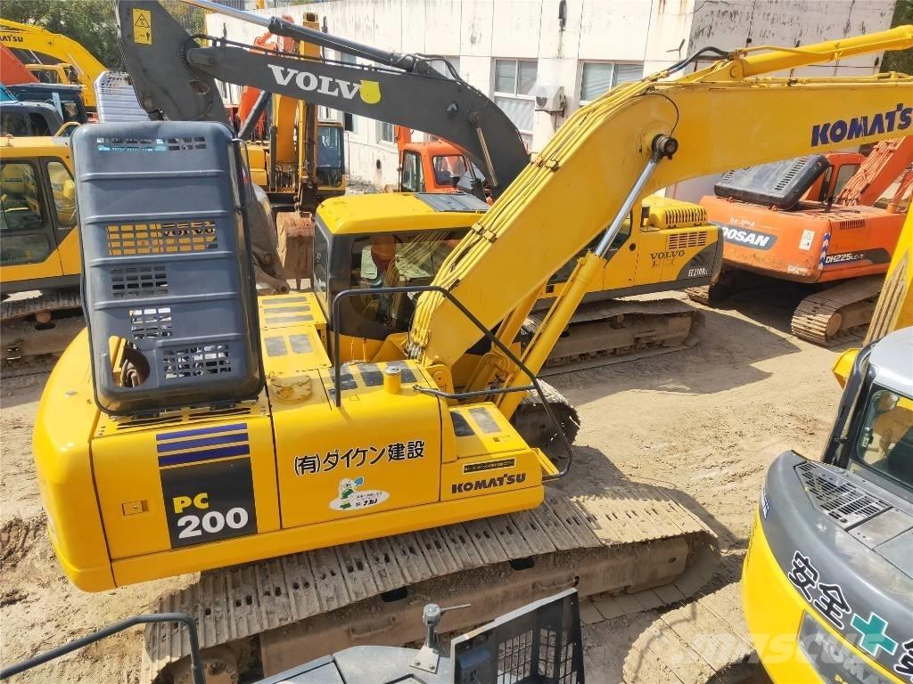 Komatsu PC200-7 Гусеничные экскаваторы