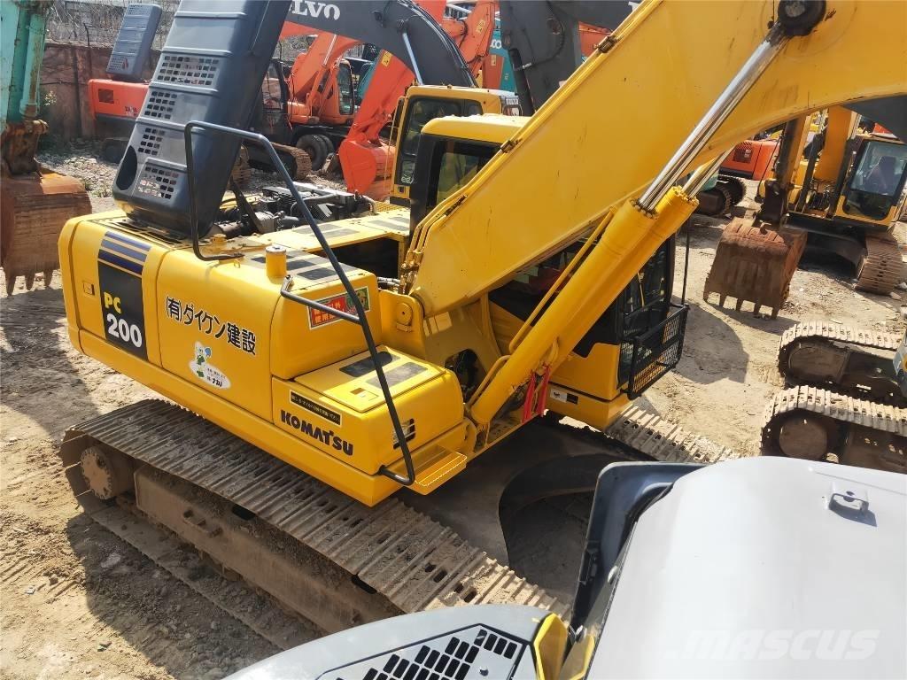 Komatsu PC200-7 Гусеничные экскаваторы
