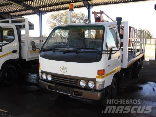 Toyota dyna 5104 Грузовики-Фургоны