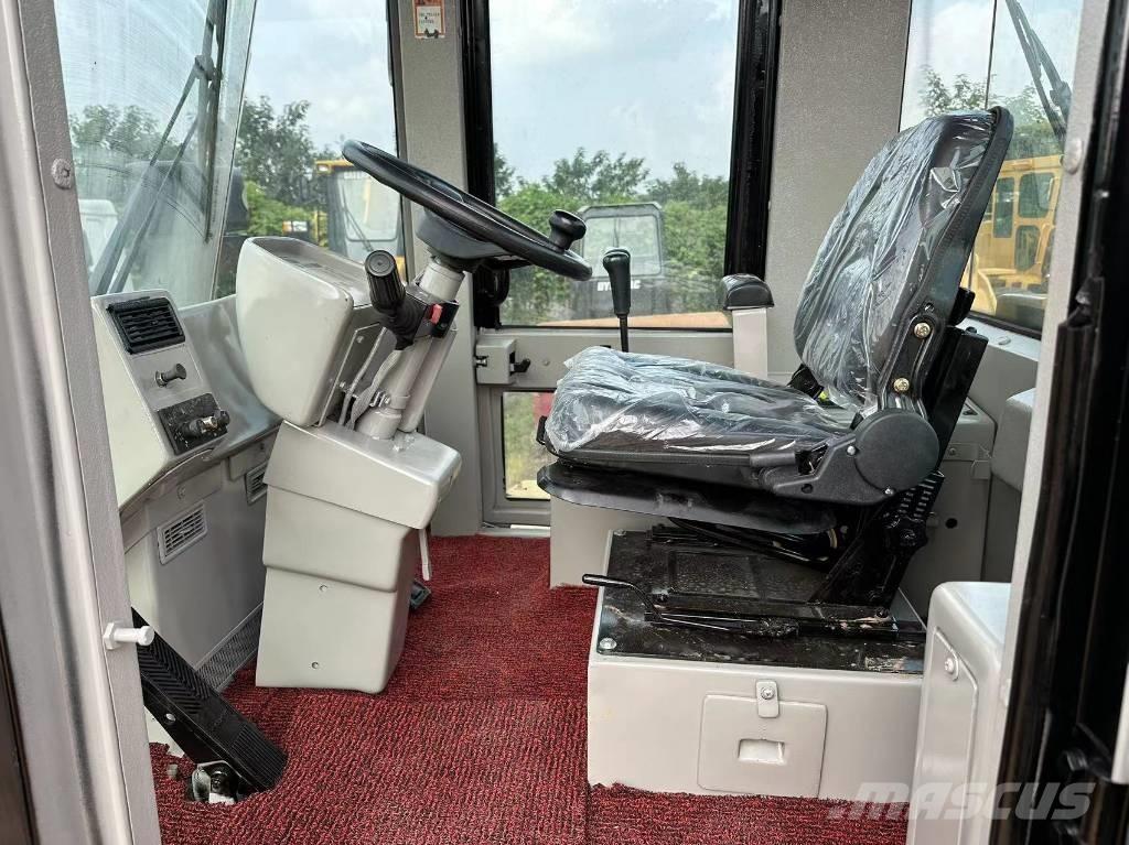 CAT 966G Фронтальные погрузчики