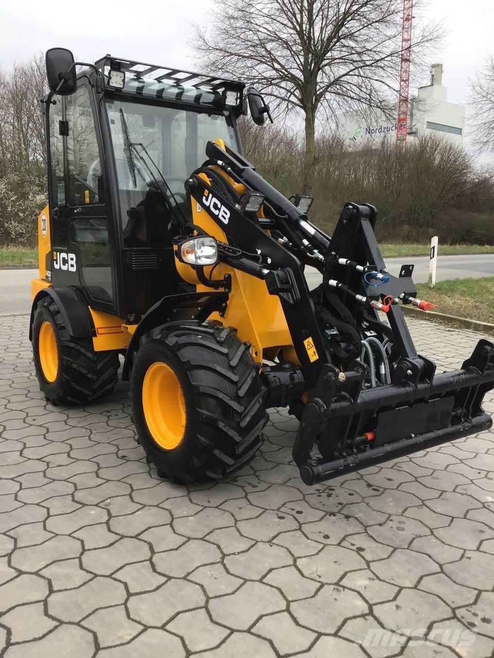 JCB 403 Agri Plus Малые погрузчики