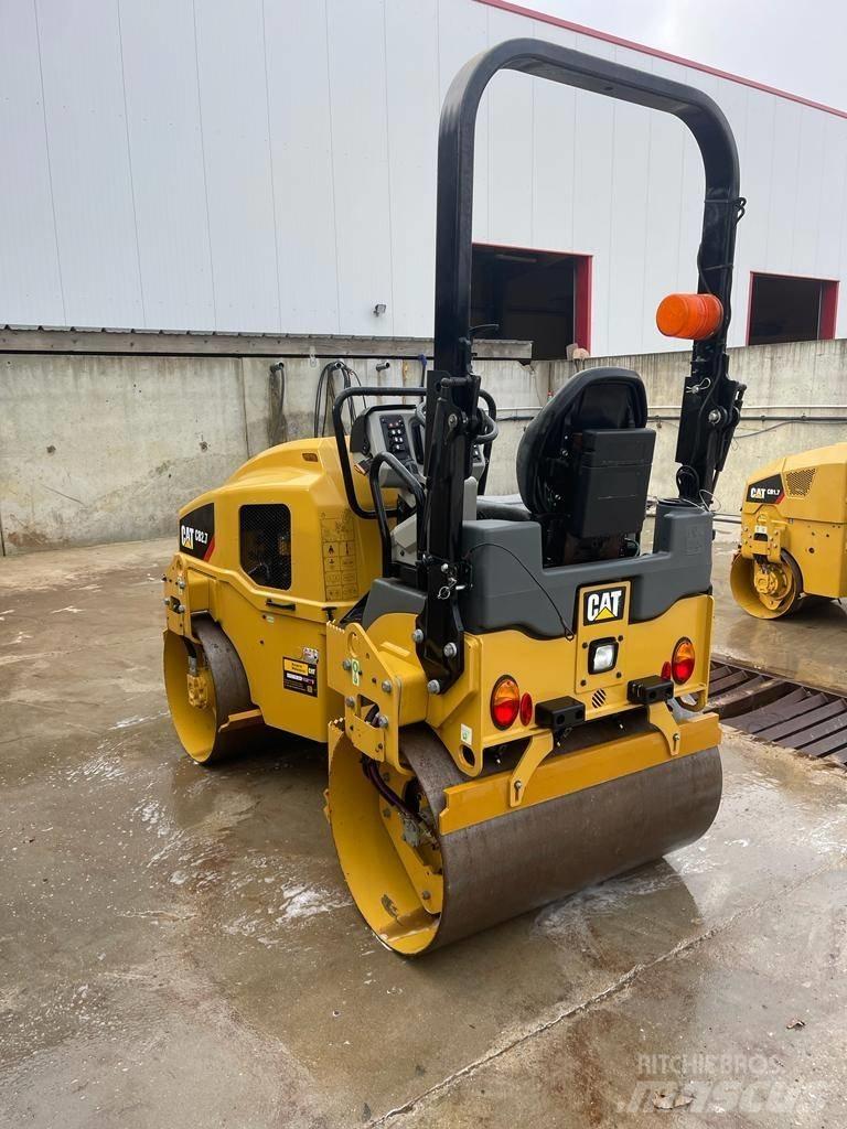CAT CB 2.7 Катки тротуарные