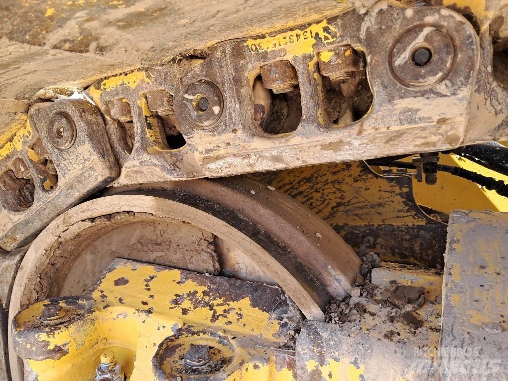 Komatsu D61PXI-24E0 Гусеничные бульдозеры