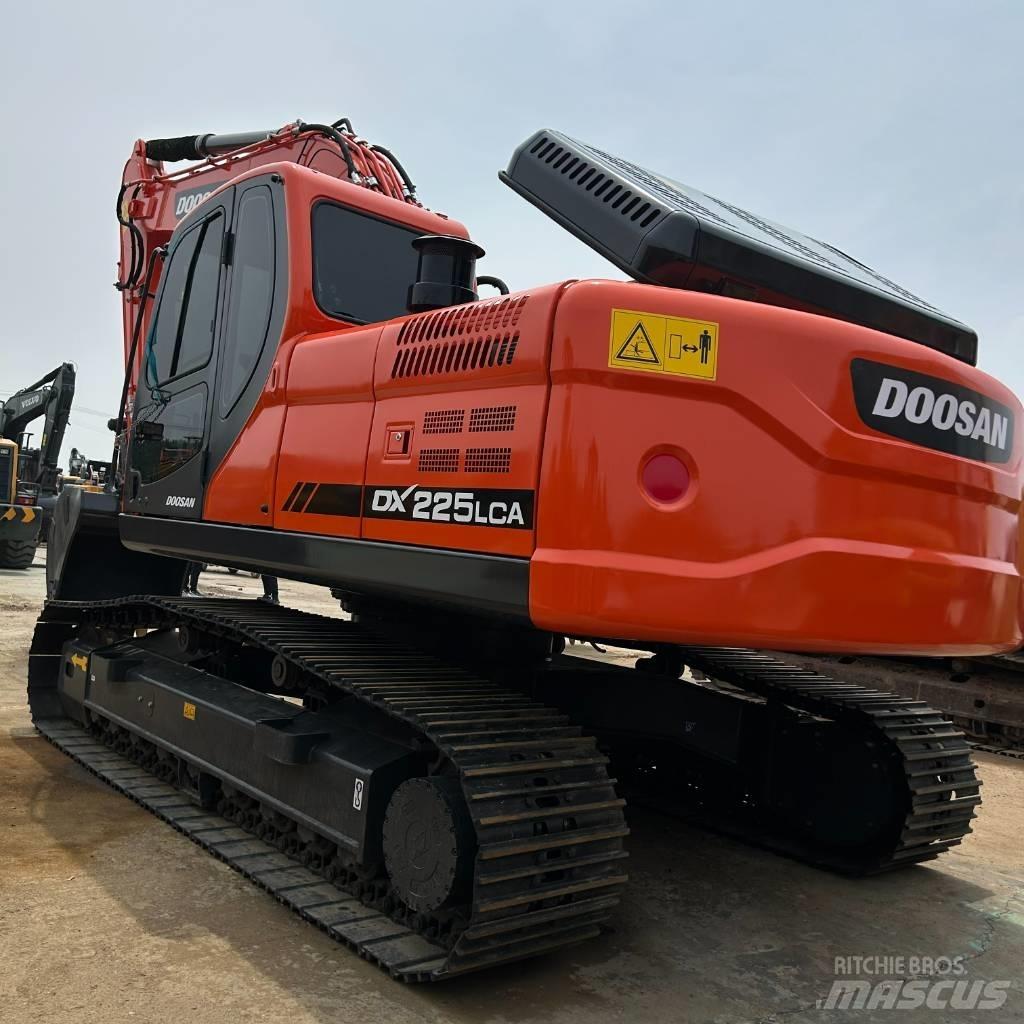 Doosan DX 225 LC Гусеничные экскаваторы