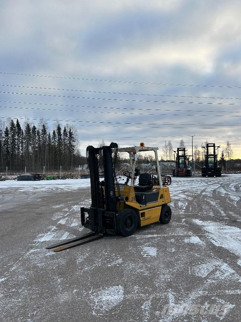 TCM FG 25 N2 Газовые погрузчики