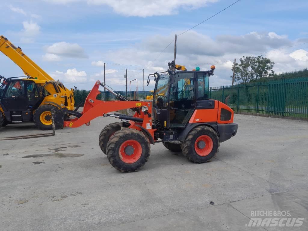Kubota R 085 Фронтальные погрузчики