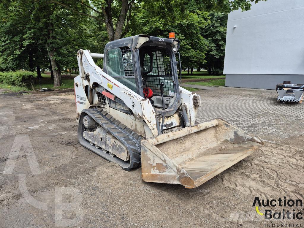Bobcat T 590 Гусеничные фронтальные погрузчики