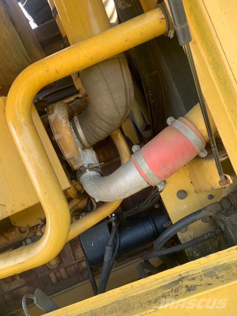 New Holland Fx375 Самоходные кормоуборочные комбайны