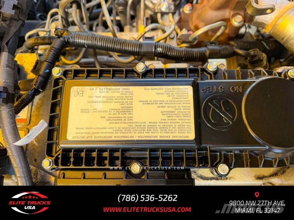 Hino 155 Грузовики-Фургоны