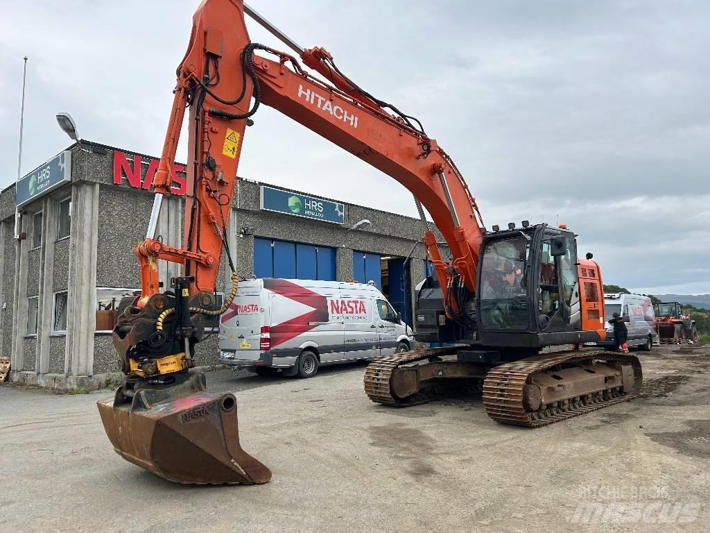 Hitachi ZX225USLC-5 Гусеничные экскаваторы