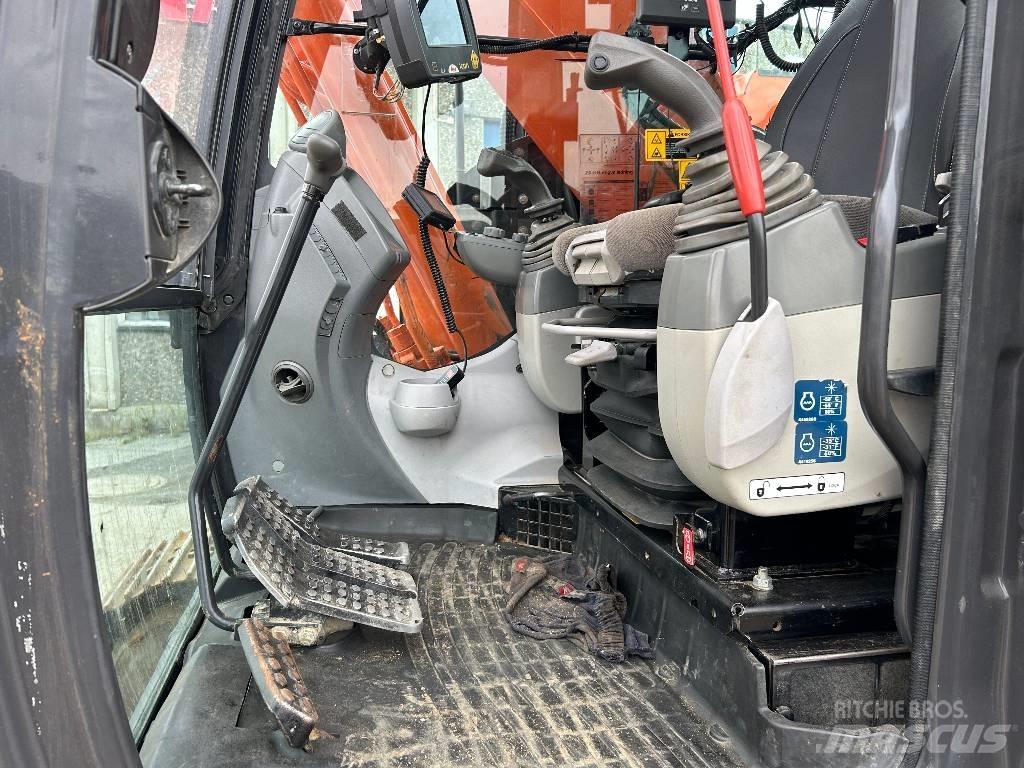 Hitachi ZX225USLC-5 Гусеничные экскаваторы
