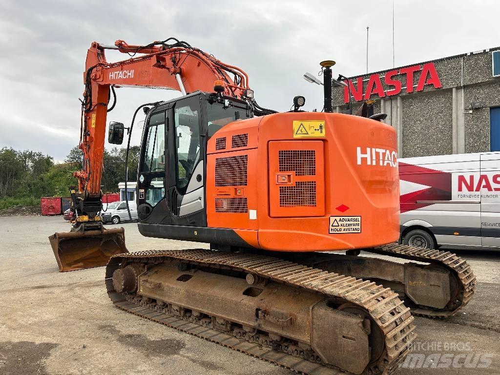 Hitachi ZX225USLC-5 Гусеничные экскаваторы