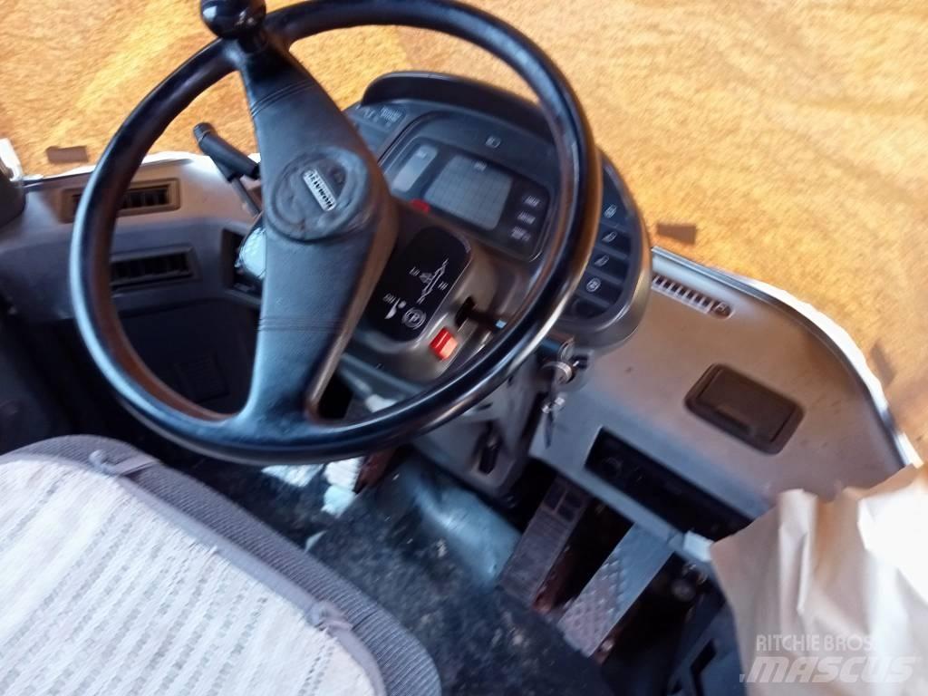 Komatsu WA500-3 Фронтальные погрузчики
