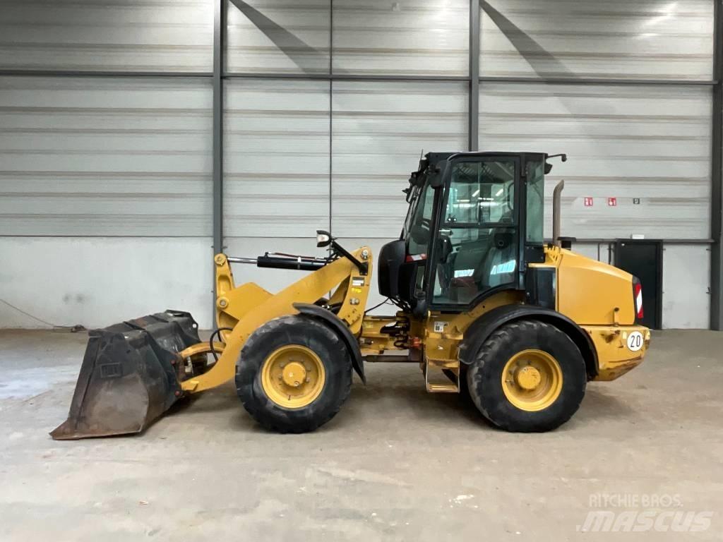 CAT 908 M Фронтальные погрузчики