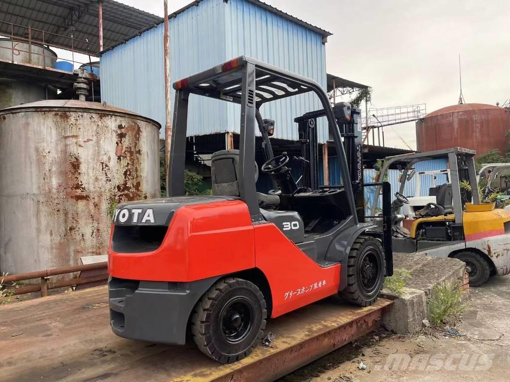 Toyota FD 30 Дизельные погрузчики