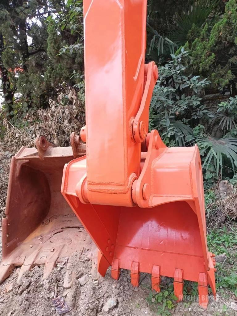 Hitachi ZX120-6 Гусеничные экскаваторы