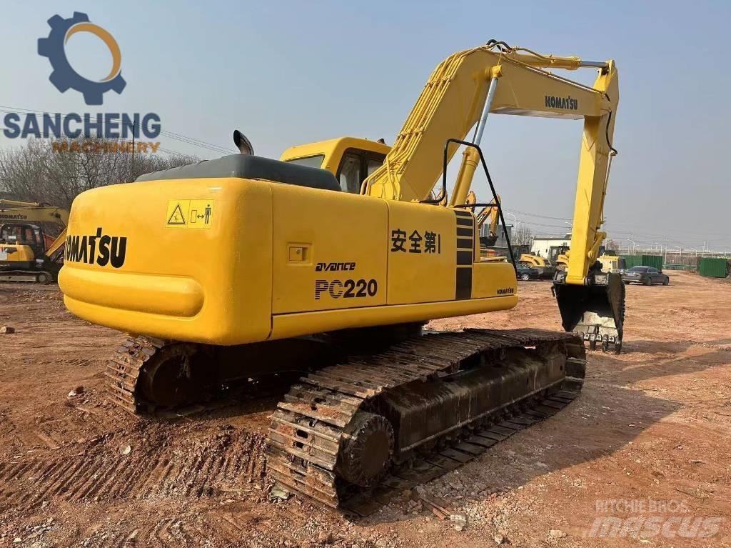 Komatsu PC 200 Гусеничные экскаваторы