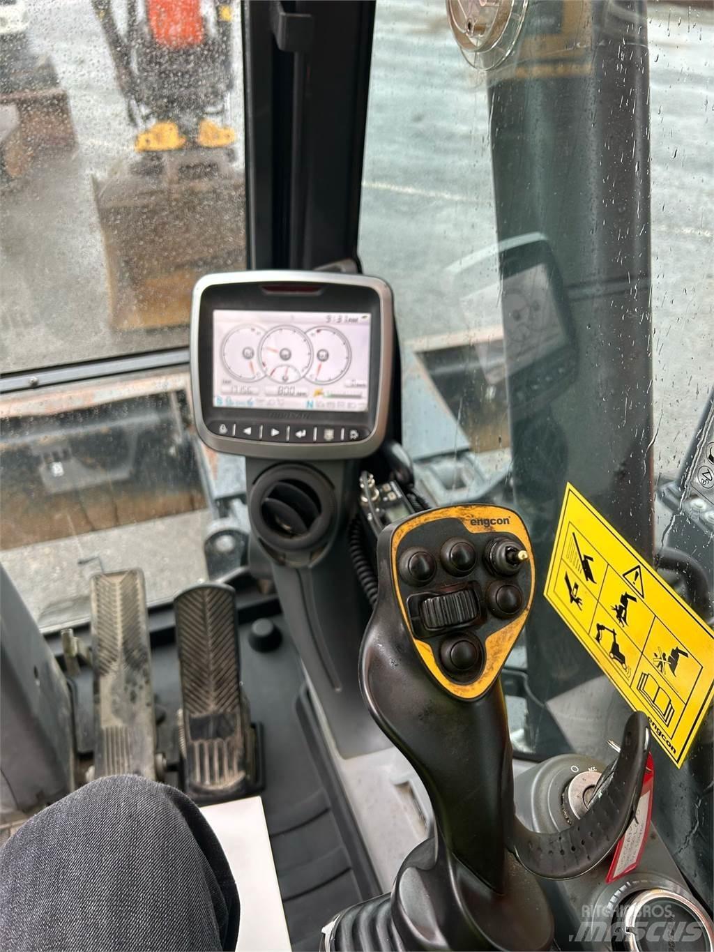 Doosan DX170W-5 Гусеничные экскаваторы