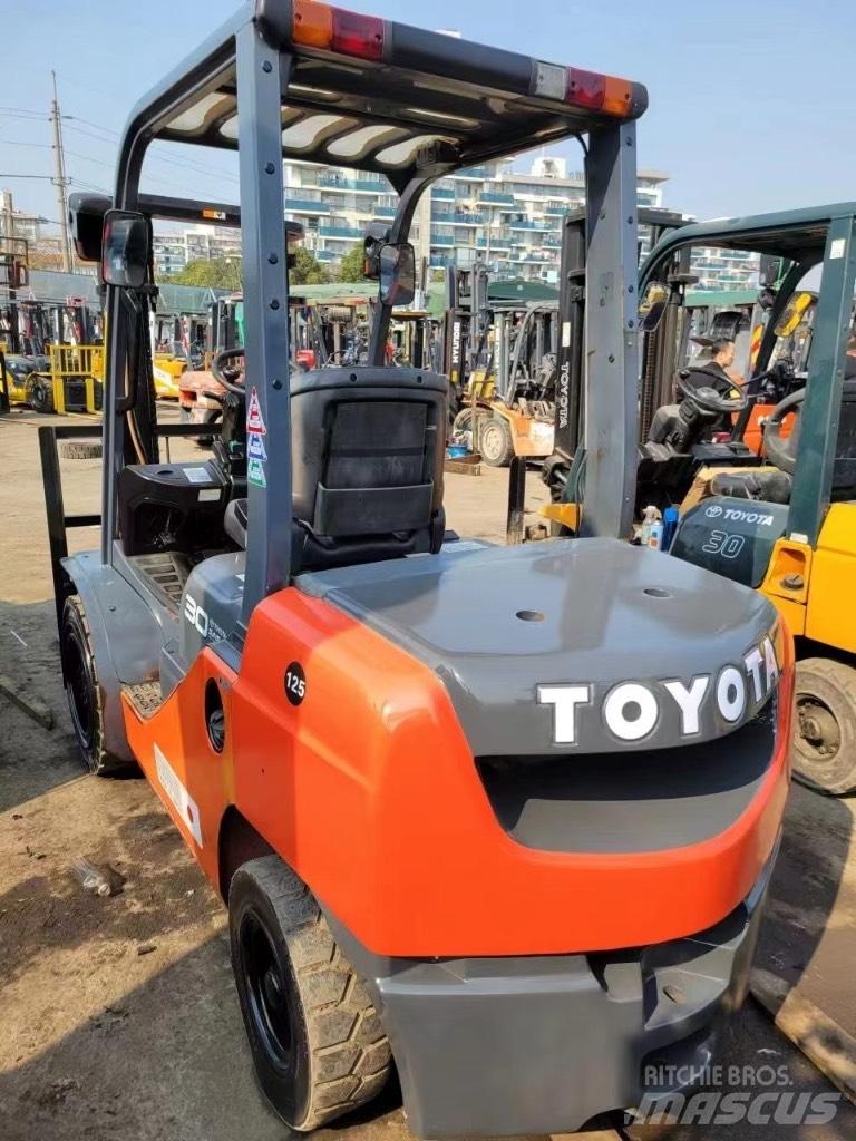 Toyota FD 30 8f Дизельные погрузчики