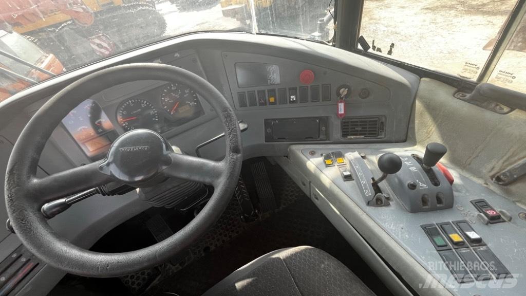 Volvo A40D Шарнирно-сочленённые самосвалы