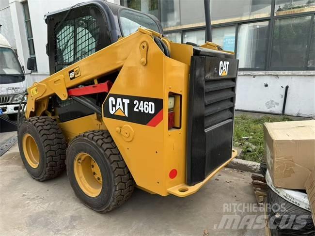 CAT 246 D Мини-погрузчики