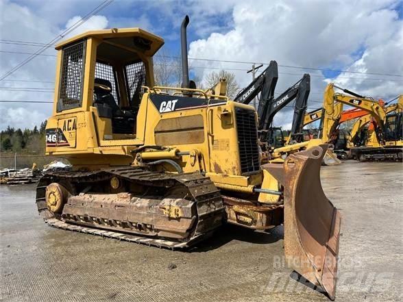CAT D4G Гусеничные бульдозеры