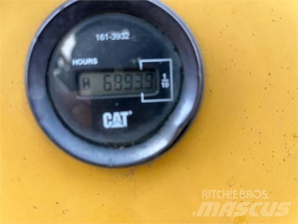 CAT D4G Гусеничные бульдозеры