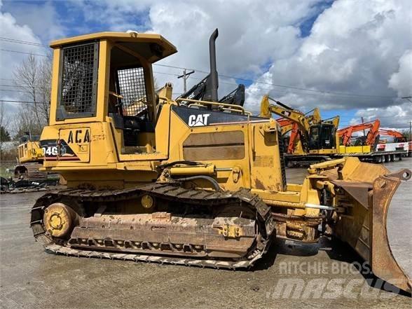 CAT D4G Гусеничные бульдозеры