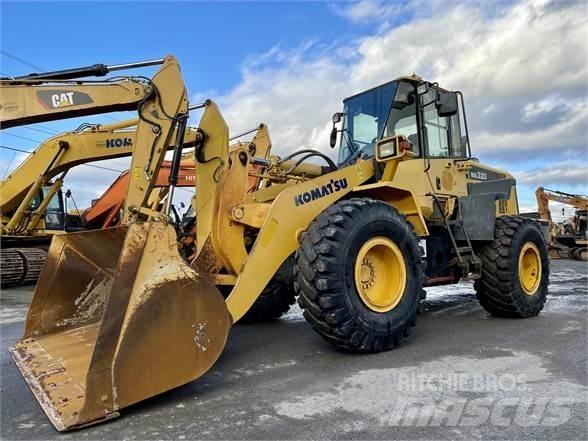 Komatsu WA320 Фронтальные погрузчики