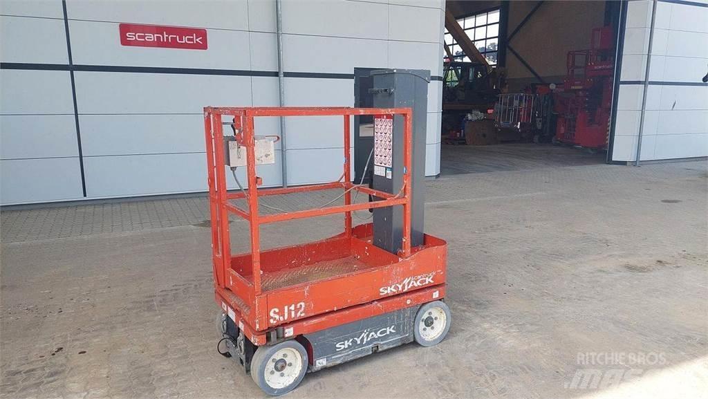 SkyJack SJ12 Вертикальные мачтовые подъемники
