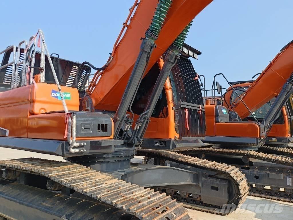 Doosan DX300-9 Гусеничные экскаваторы