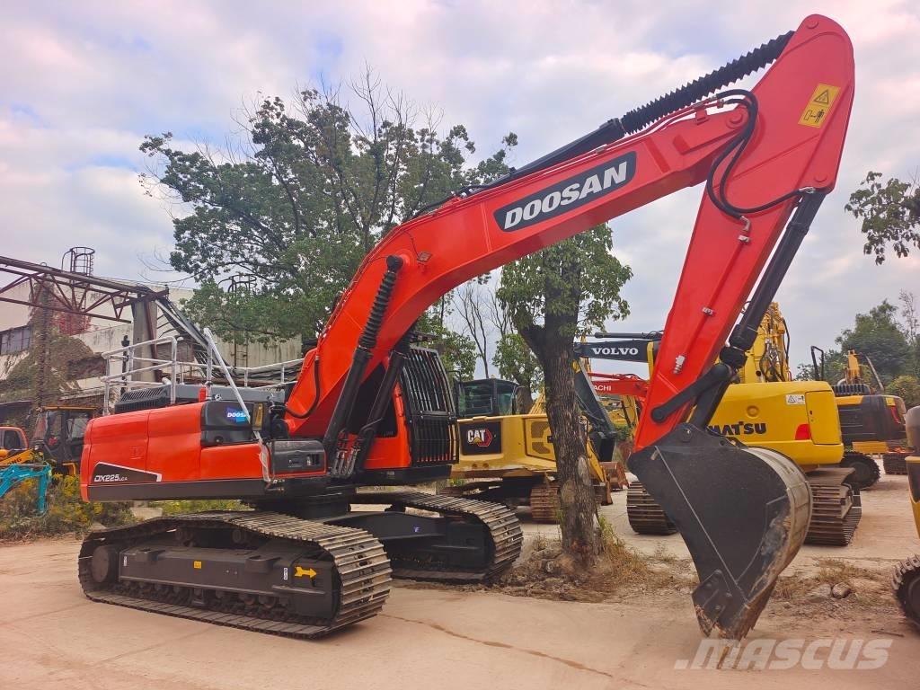Doosan DX 225 LC-9C Гусеничные экскаваторы
