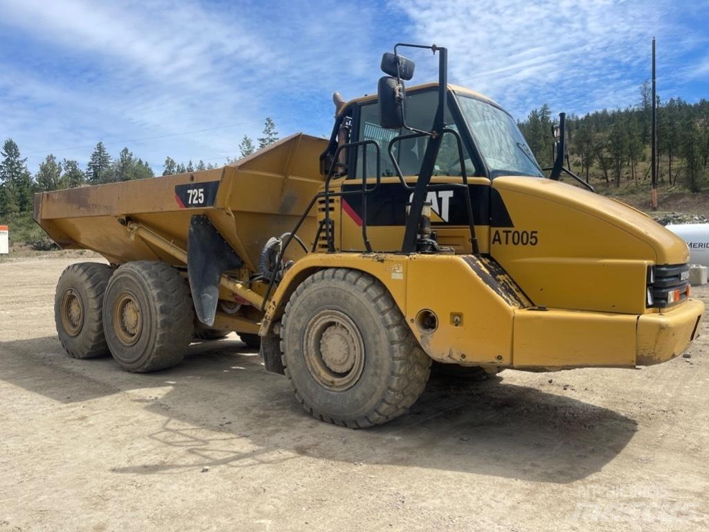 CAT 725 Шарнирно-сочленённые самосвалы