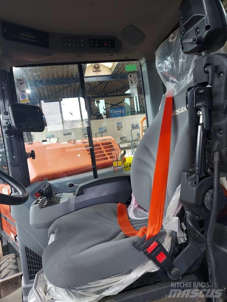 Develon DL 320-7 Фронтальные погрузчики