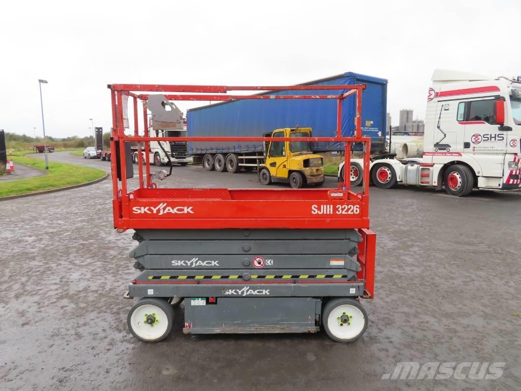 SkyJack SJ III 3226 Ножничные подъемники