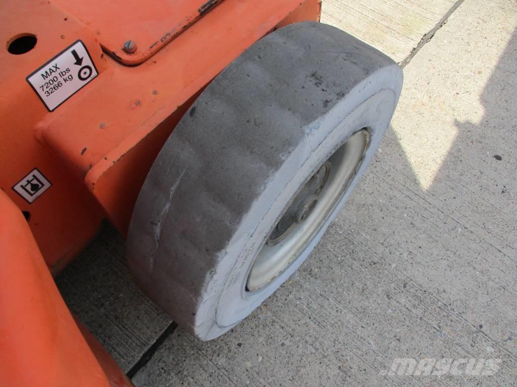 JLG E400 AJPN (745) Компактные самоходные стреловые подъемники