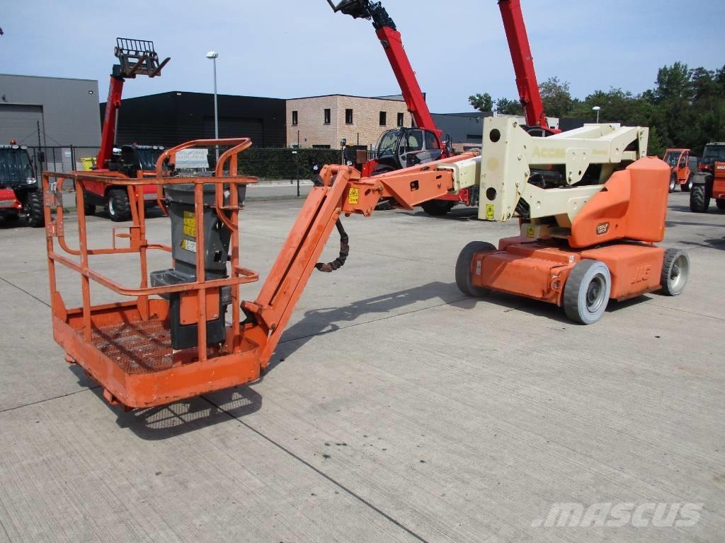 JLG E400 AJPN (745) Компактные самоходные стреловые подъемники