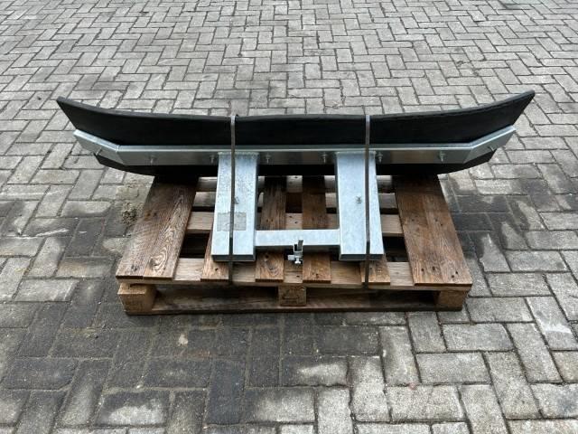  Rubberschuif 1,67 M Снежные отвалы и плуги