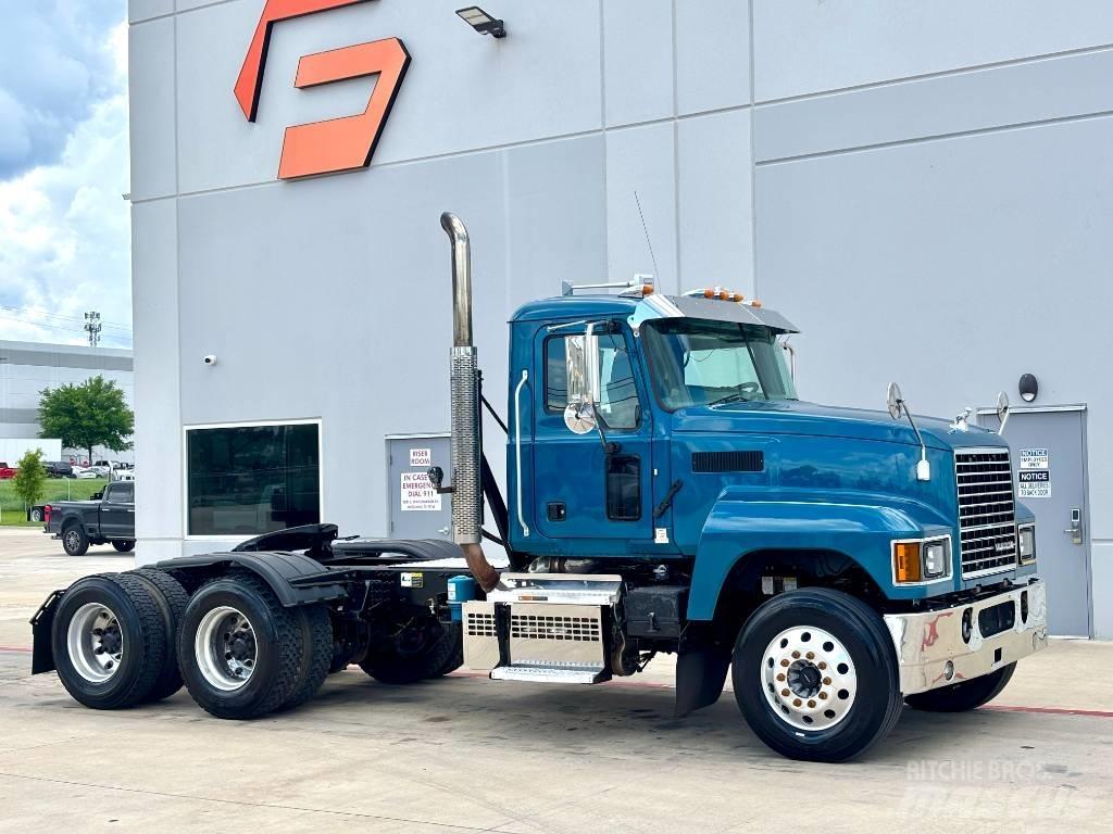 Mack Pinnacle Седельные тягачи