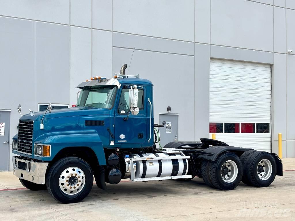 Mack Pinnacle Седельные тягачи