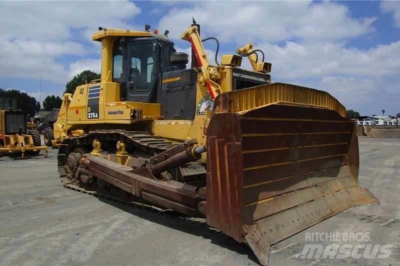 Komatsu D275A-5 Гусеничные бульдозеры