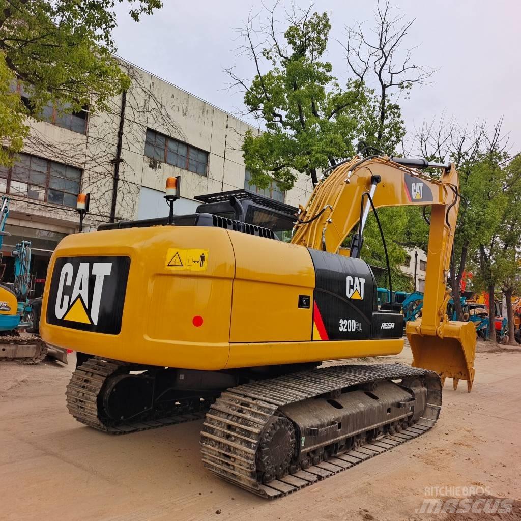 CAT 320 D2L Гусеничные экскаваторы