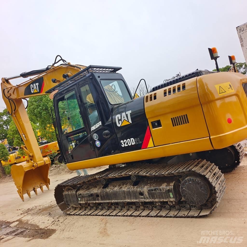 CAT 320 D2L Гусеничные экскаваторы