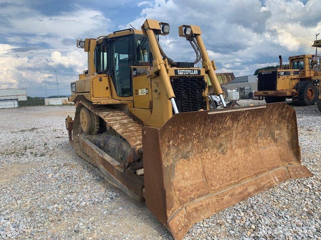 CAT D 6 T Гусеничные бульдозеры
