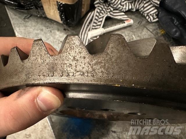 ZF 35:11 Оси