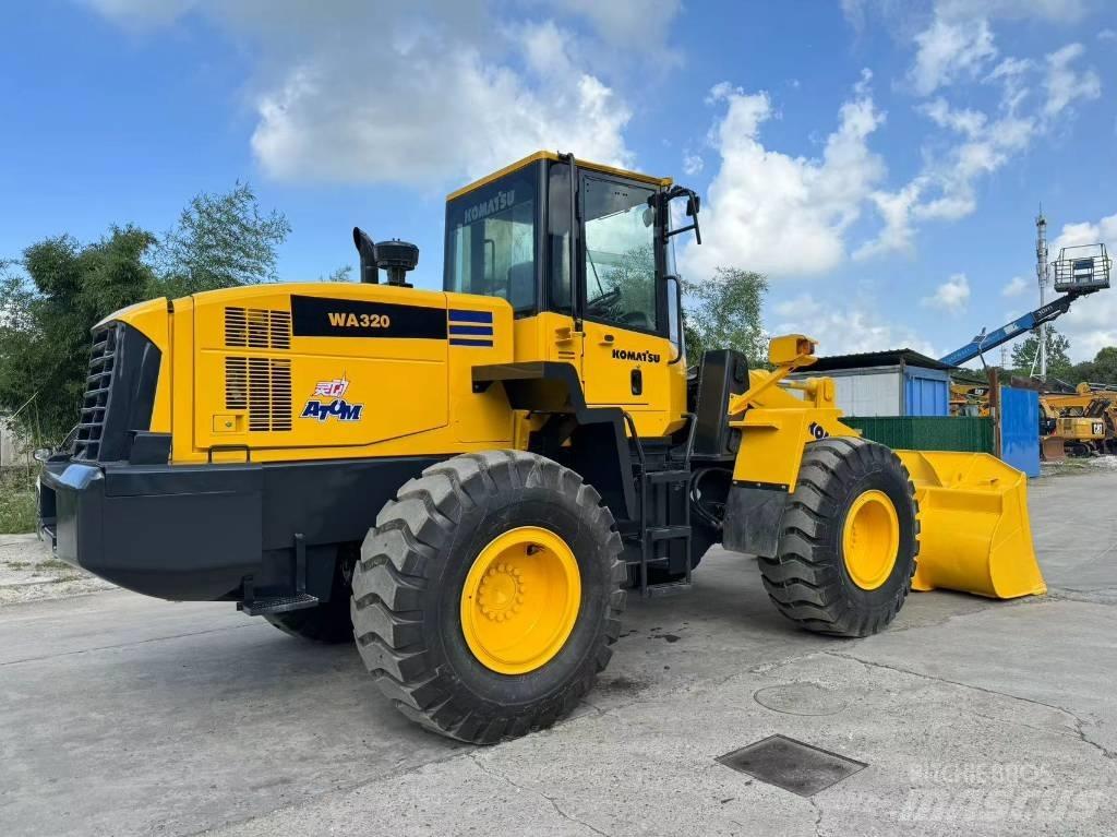 Komatsu WA 320-5 Фронтальные погрузчики